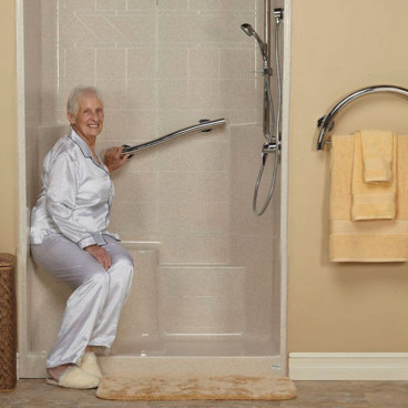 shower with molded seat 