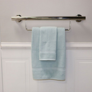 safety rail with towel holder 
